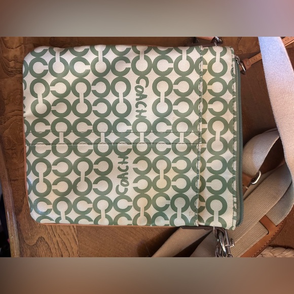 NEW Coach Leah Op Art Swingpack Crossbody - Picture 2 of 5